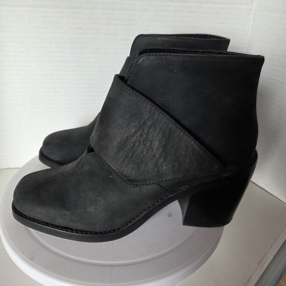 Shellys Of London Women's Dark Teal Green Nubuck Leather Booties Size 8